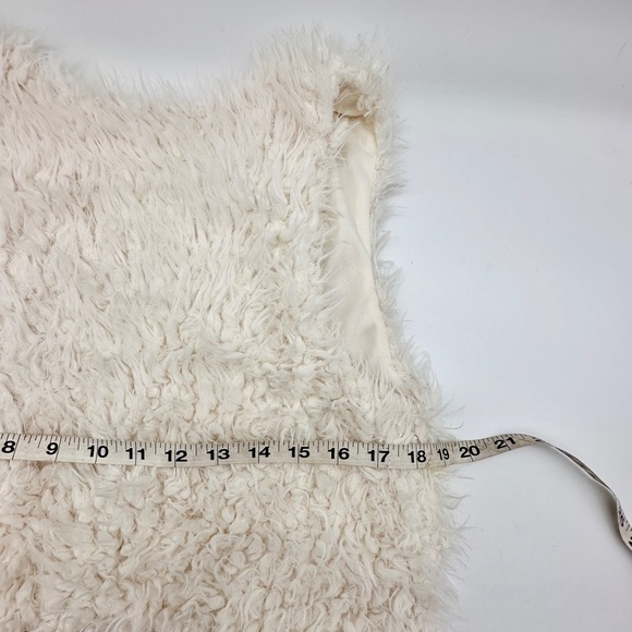 Self Esteem Faux Fur‎ vest size medium creamy white (A40) - Picture 7 of 8